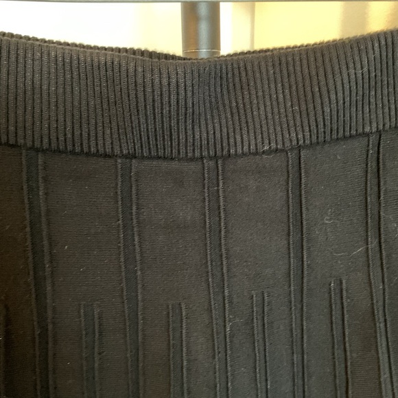 24. DKNY by Donna Karan Logo Grommet Black Skirt Size Medium - Picture 8 of 8